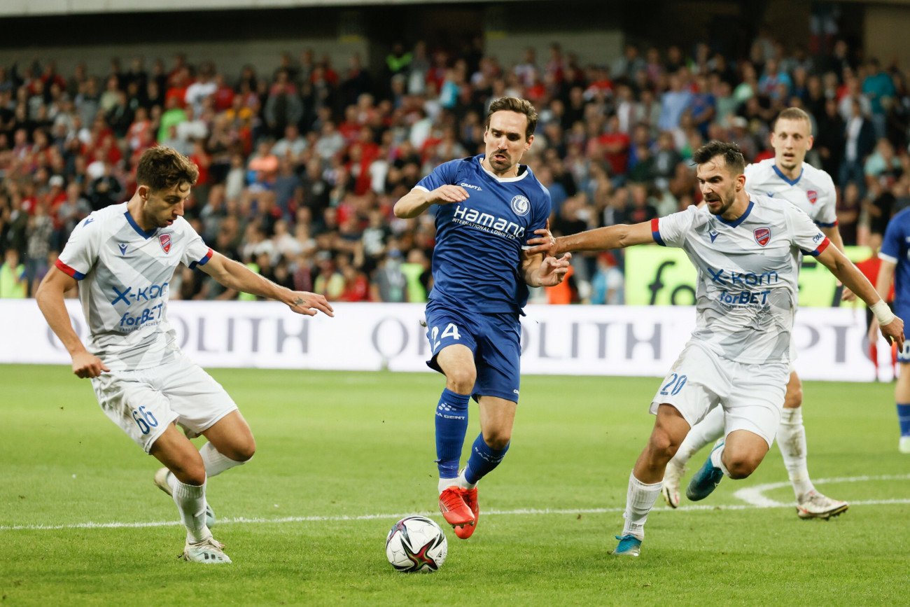 Piłkarze Rakowa Częstochowa w czwartek niespodziewanie ograli 1:0 belgijski KAA Gent