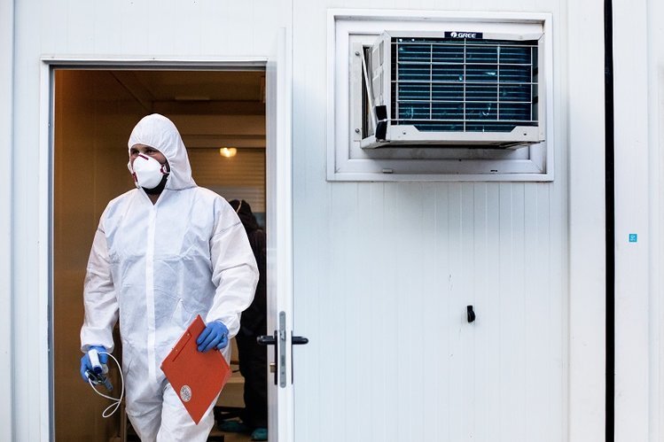 Źródłem masowych zakażeń koronawirusem w Kamionce Wielkiej w woj. małopolskim miało być wesele w Nawojowej.