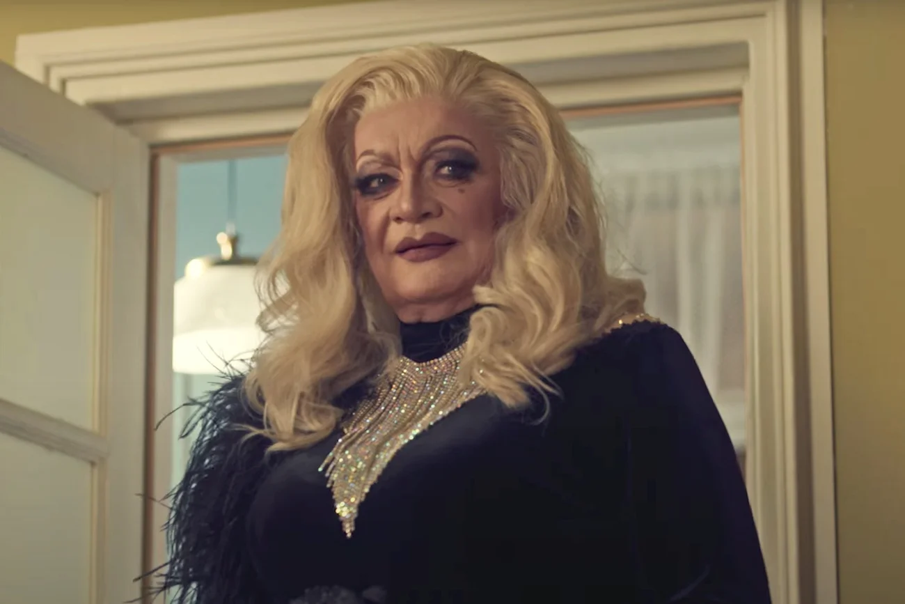 Andrzej Seweryn jako drag queen Loretta w polskim serialu "Królowa" od Netflix. Zobaczcie zwiastun! Andrzej Seweryn jako drag queen Loretta w polskim serialu "Królowa" od Netflix. Zobaczcie zwiastun!