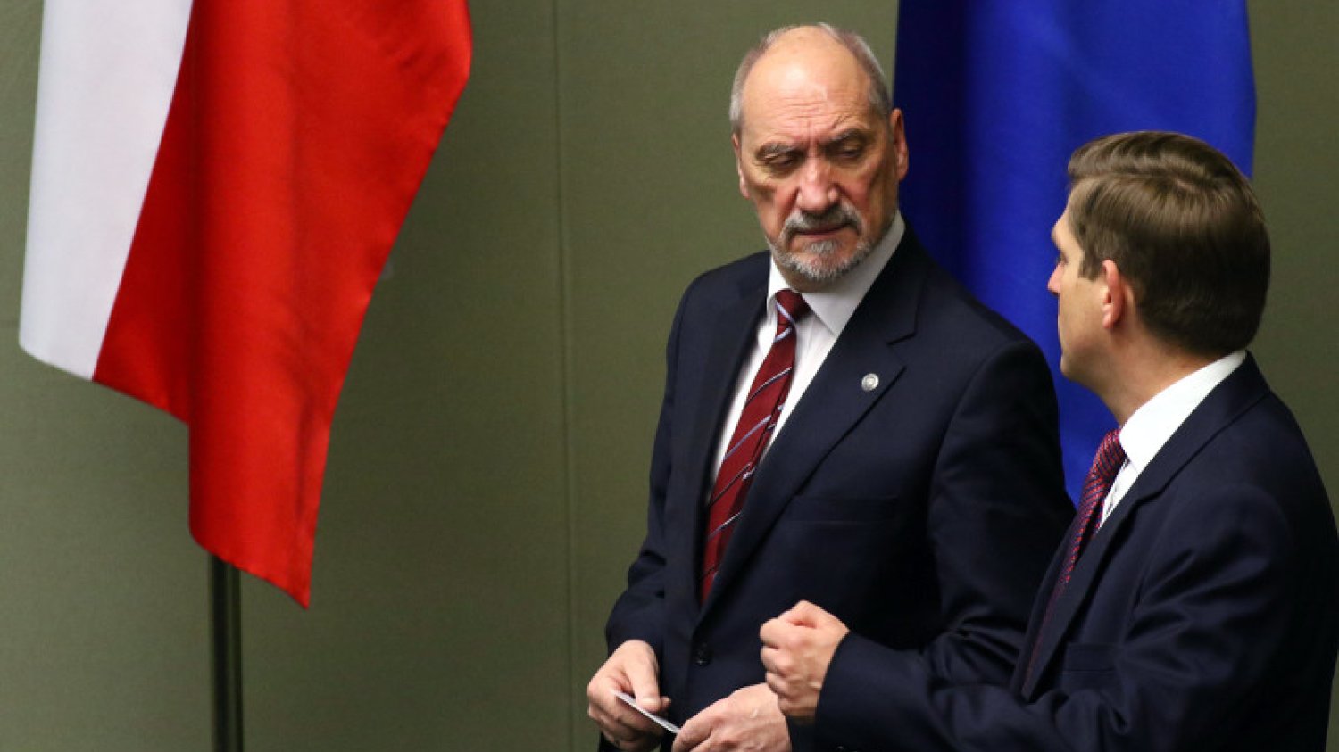 Wiceminister obrony narodowej Bartosz Kownacki postanowił zatroszczyć się o wizerunek. Wizerunek swojego szefa