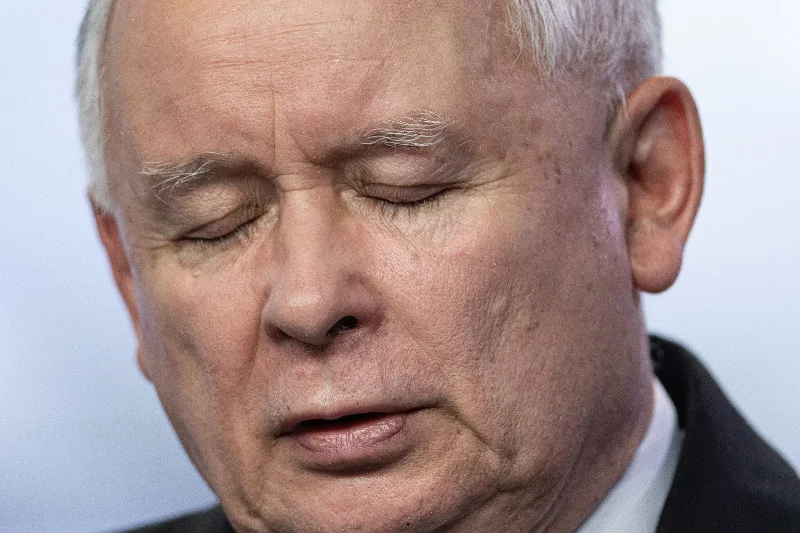 Prezes Kaczyński podczas konferencji Marka Kuchcińskiego.