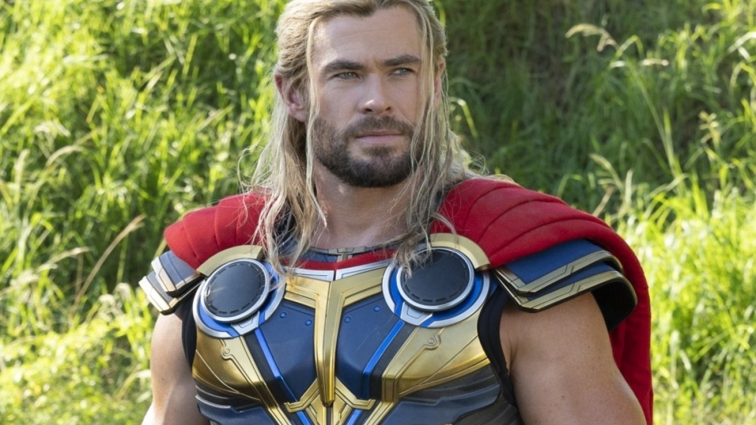 Chris Hemsworth w filmie "Thor: Miłość i grom".