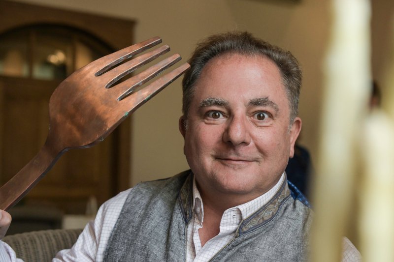 Robert Makłowicz nie poleca gotowania parówek.