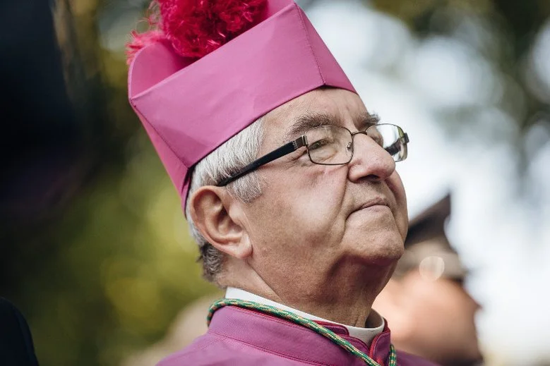 Abp Sławoj Leszek Głódź od lat jest oskarżany o mobbing przed podległych mu księży.