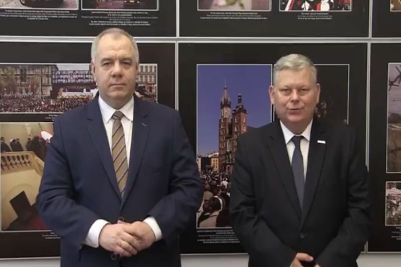 Marek Suski i Jacek Sasin nagrali film, na którym proszą o wsparcie.