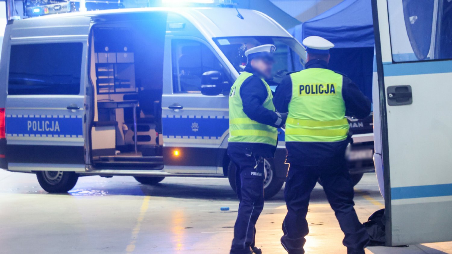Piła. Adam Z. miał szkolić policjantów. Jednemu złamał żebro.