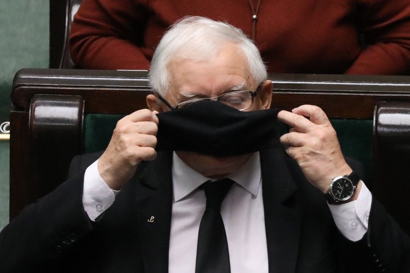 Prawo i Sprawiedliwość traci poparcie