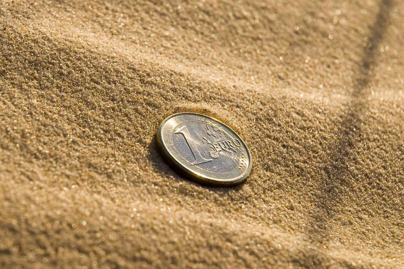 Europa musi coś ze sobą zrobić, inaczej euro i [url=http://shutr.bz/17lBbUa]Unia Europejska[/url] zostaną przysypane piachem historii