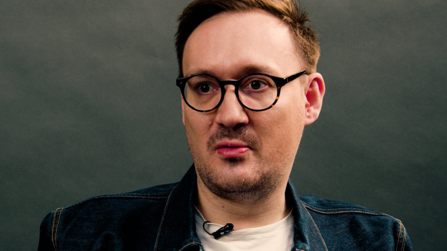 Mariusz Kozak opowiada o szkolnej przemocy, której doświadczył.