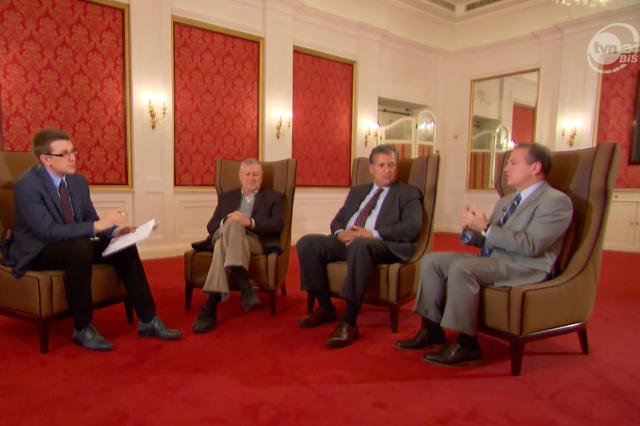 Amerykańscy kongresmeni podczas briefingu w ambasadzie USA w Warszawie.