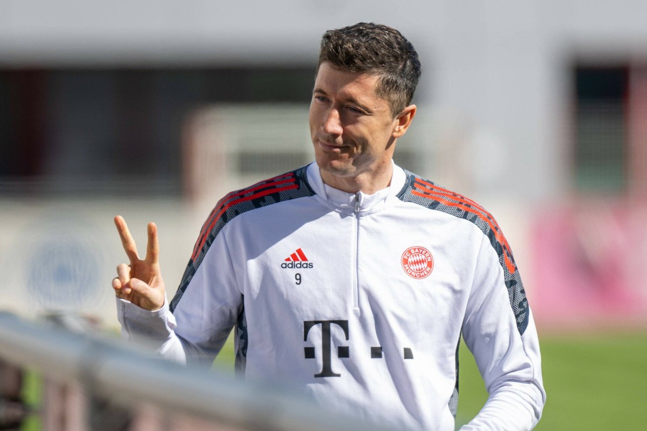 O transferze Roberta Lewandowskiego jest od kilku tygodni wyjątkowo głośno. Odejście z Bayernu to jednak... nic nowego.