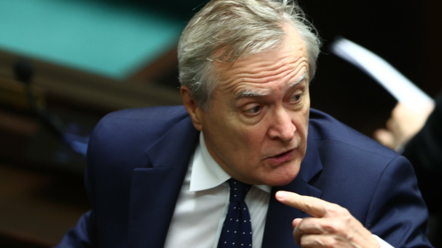 Gliński uciekał przed mediami w Sejmie i obraził dziennikarza. Poszło o TVP