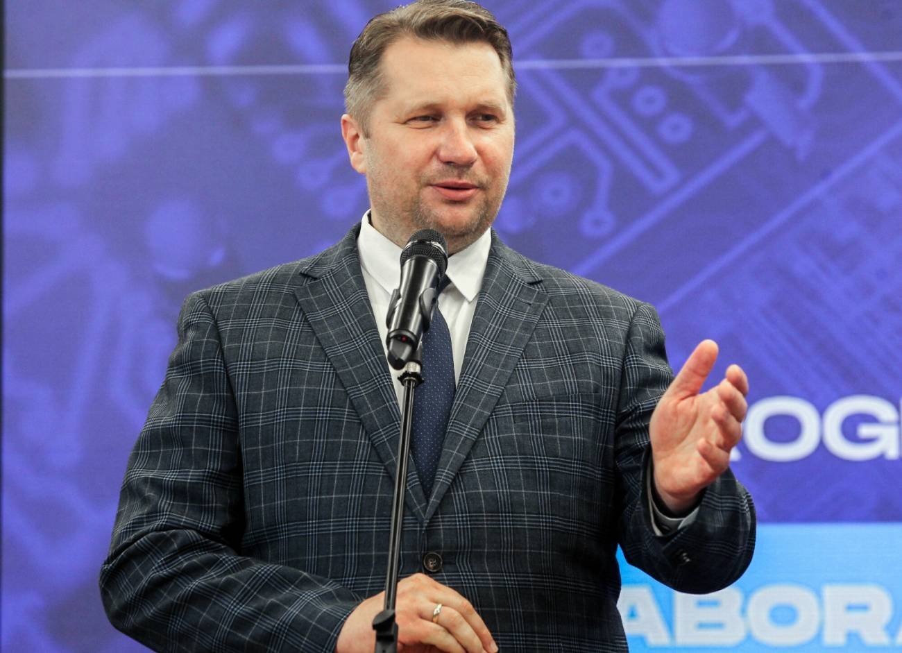 Przemysław Czarnek po swojej poniedziałkowej wypowiedzi dla TVP Info ponownie wywołał sporą burzę w mediach społecznościowych.