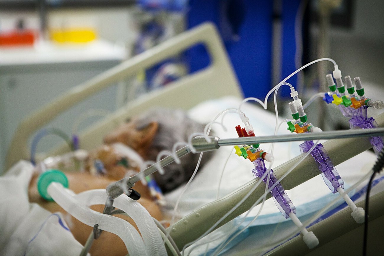 Pacjenci wentylowani mechanicznie w domu boją się, że po obniżce stawek za to świadczenie, z respiratorów będą musieli korzystać w szpitalu.