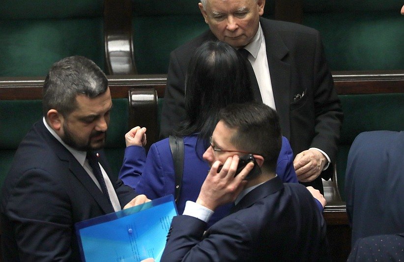 Wicerzecznik PiS Radosław Fogiel odpowiedział na zarzuty partii Zbigniewa Ziobro.