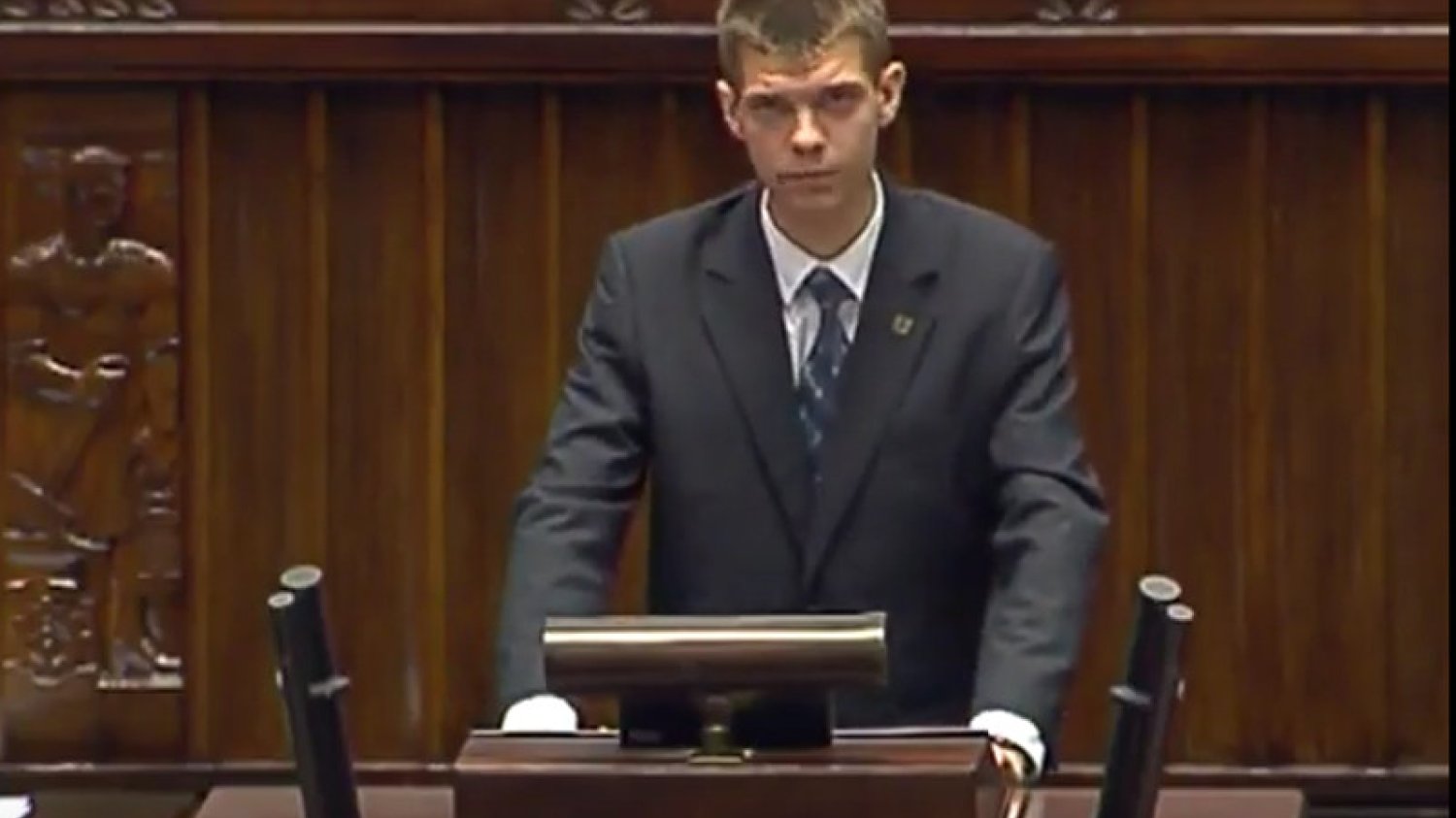 Wystąpienie "posła" Michała Gwardyńskiego było utrzymane w duchu nacjonalistyczno-katolickim.