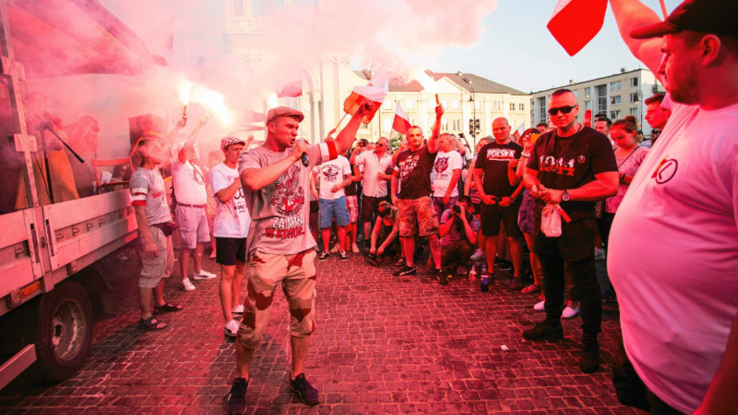 Tadeusz Hollender ostrzegał przed Obozem Narodowo-Radykalnym w czasach, które internautom mogą się wydawać zamierzchłą przeszłością. Tym bardziej niepokoi aktualność jego tekstu.