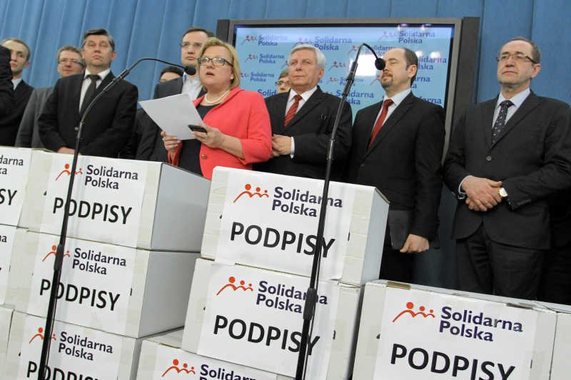 Samuel Pereira zarzuca Solidarnej Polsce oszustwa, politycy grożą sądem.