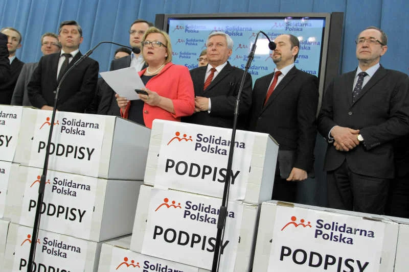 Samuel Pereira zarzuca Solidarnej Polsce oszustwa, politycy grożą sądem.