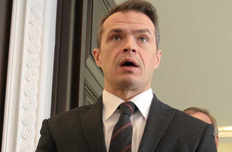 Sławomir Nowak przekonuje, że zwolenników fotoradarów jest wielu... na cmentarzach.