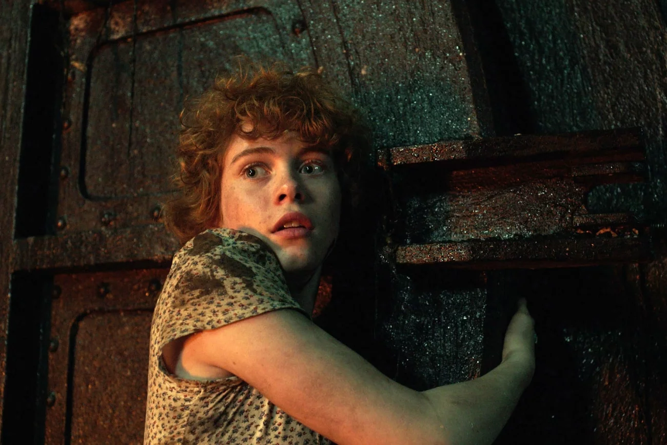 Sophia Lillis jako Beverly w filmie "To".