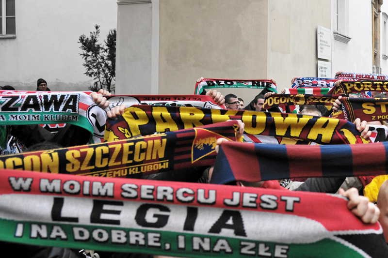 W 2013 roku ponad 1,8 tys. osób usłyszało zarzuty związane z działalnością kibolską.