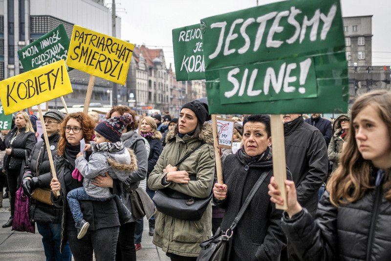 Według nowego sondażu Polacy nie chcą zmian w prawie do aborcji.