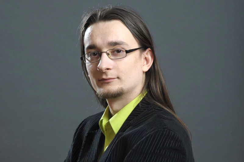 Kamil Cebulski okrzyknięty przez media "najmłodszym milionerem w Polsce" uważa, że w Polska nie sprzyja przedsiębiorczości. Sam sprzedał firmę i się wyprowadził.