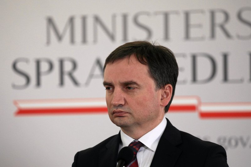 Zbigniew Ziobro obiecał Polakom szybsze sądy, ale na razie są wolniejsze.