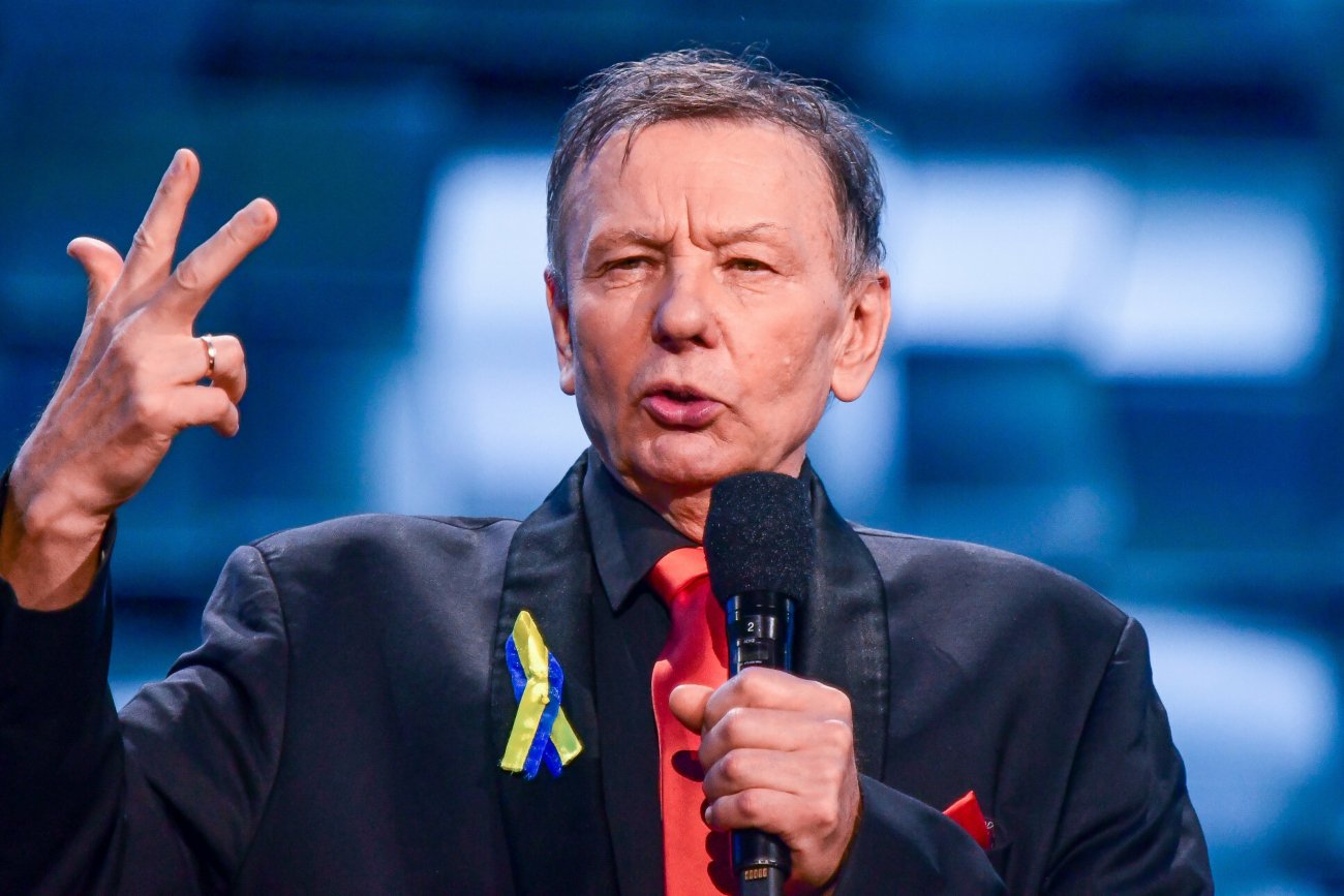 Zenon Laskowik podzielił internautów swoim występem w Opolu. Zenon Laskowik podzielił internautów swoim występem w Opolu.