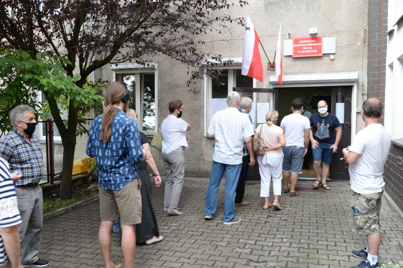 W II turze wyborów niektóre osoby będą mogły oddać głos bez stania w kolejce.