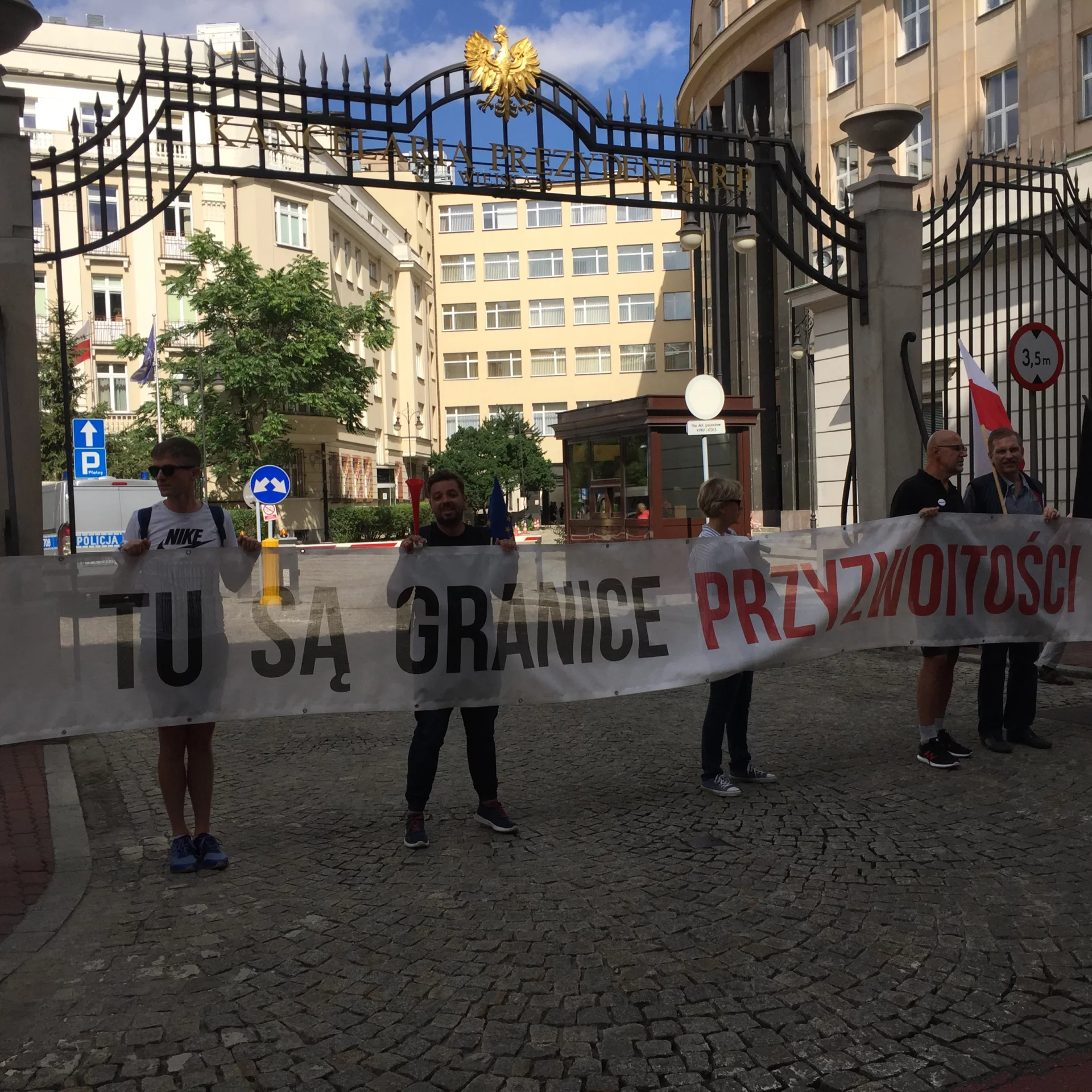 Demonstracja pod Sejmem w dniu 16 lipca 2017