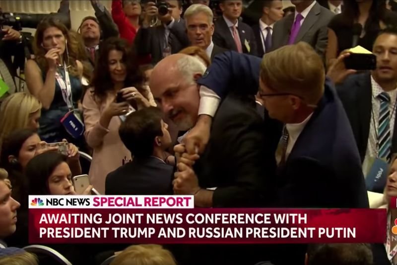 Dziennikarz The Nation został wyprowadzony siłą z miejsca konferencji Donalda Trumpa i Władimira Putina.