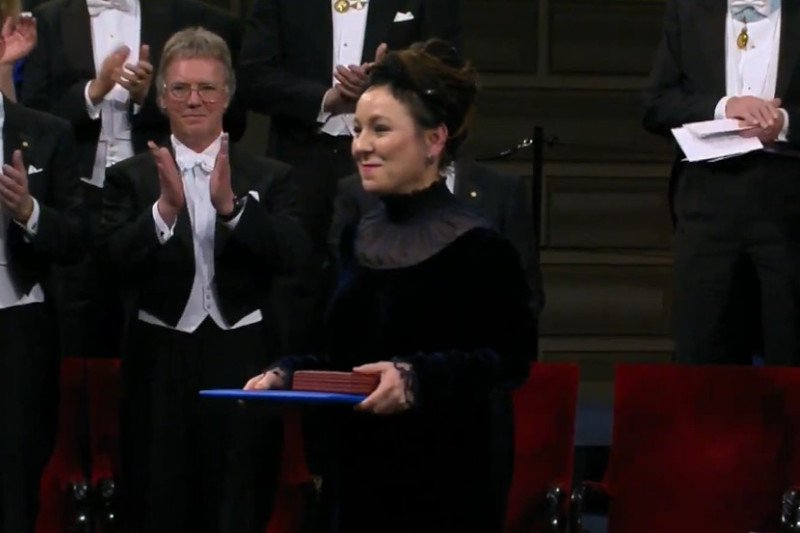 Olga Tokarczuk uniknęła wpadki.