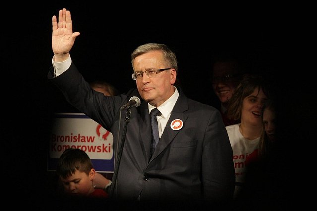 Bronisław Komorowski swoimi wypowiedziami po przegranych wyborach prezydenckich szkodzi Platformie Obywatelskiej.