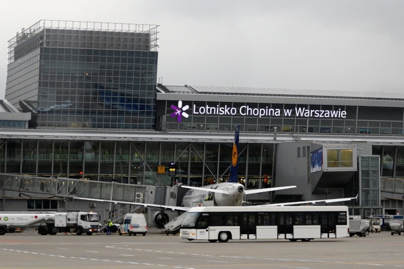 W czwartek na lotnisku w Warszawie awaryjnie lądowały dwa samoloty.