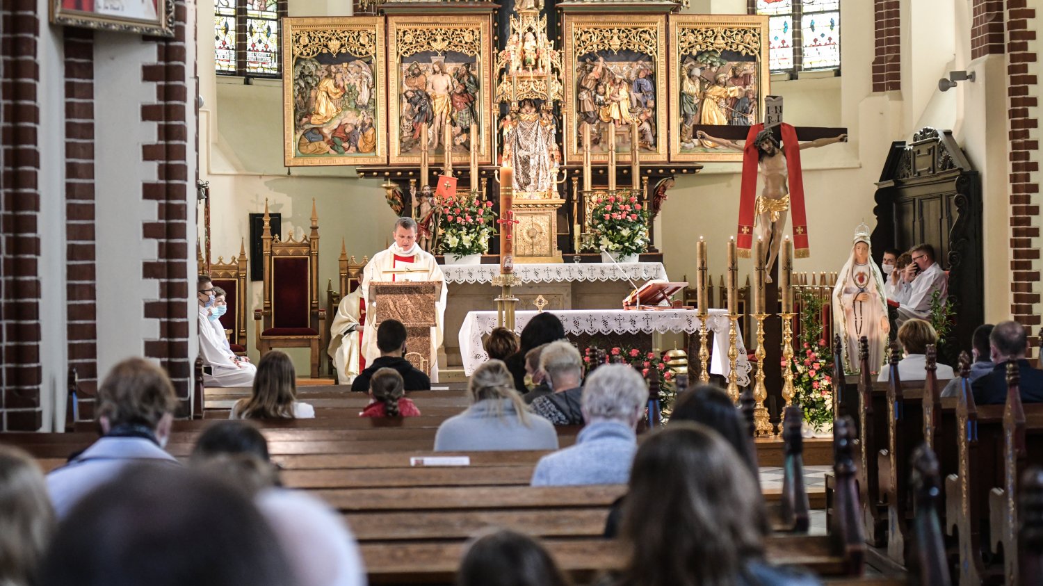 Jak się okazuje, noszenie czapki w kościele może być odebrane przez niektórych jako obraza uczuć religijnych