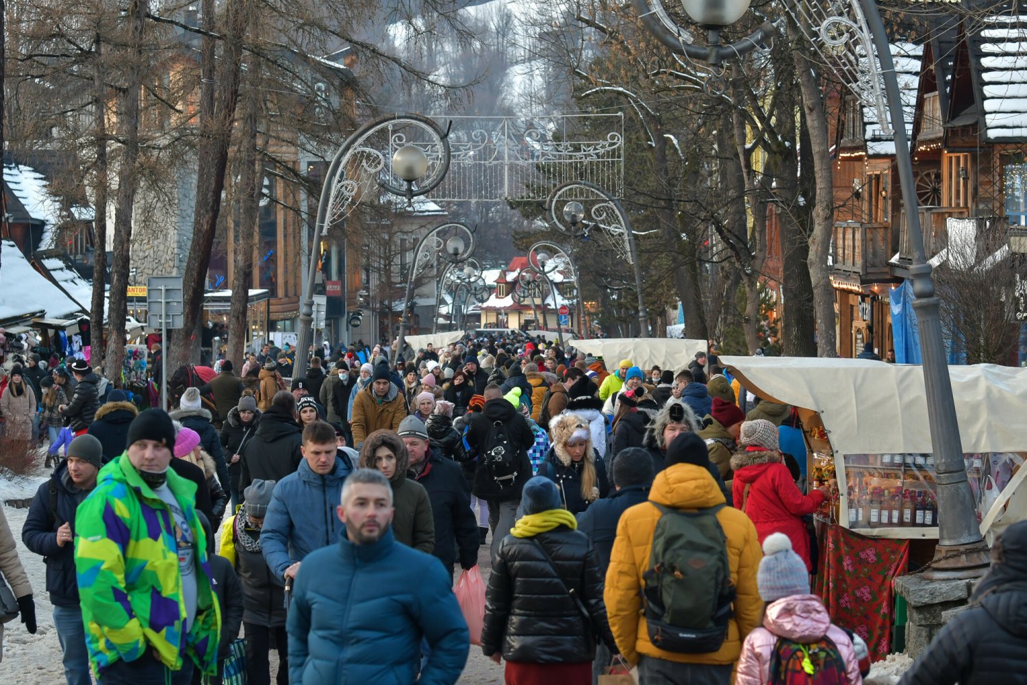 Zarówno w okresie Sylwestra, jak i w długi weekend styczniowy Zakopane cieszyło się ogromną popularnością wśród turystów.