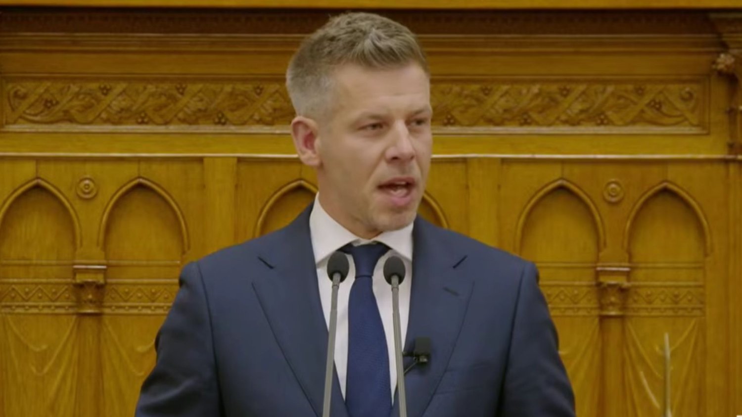 Péter Magyar nowym premierem. W płomiennej przemowie wskazał kurs dla Węgier Péter Magyar nowym premierem Węgier