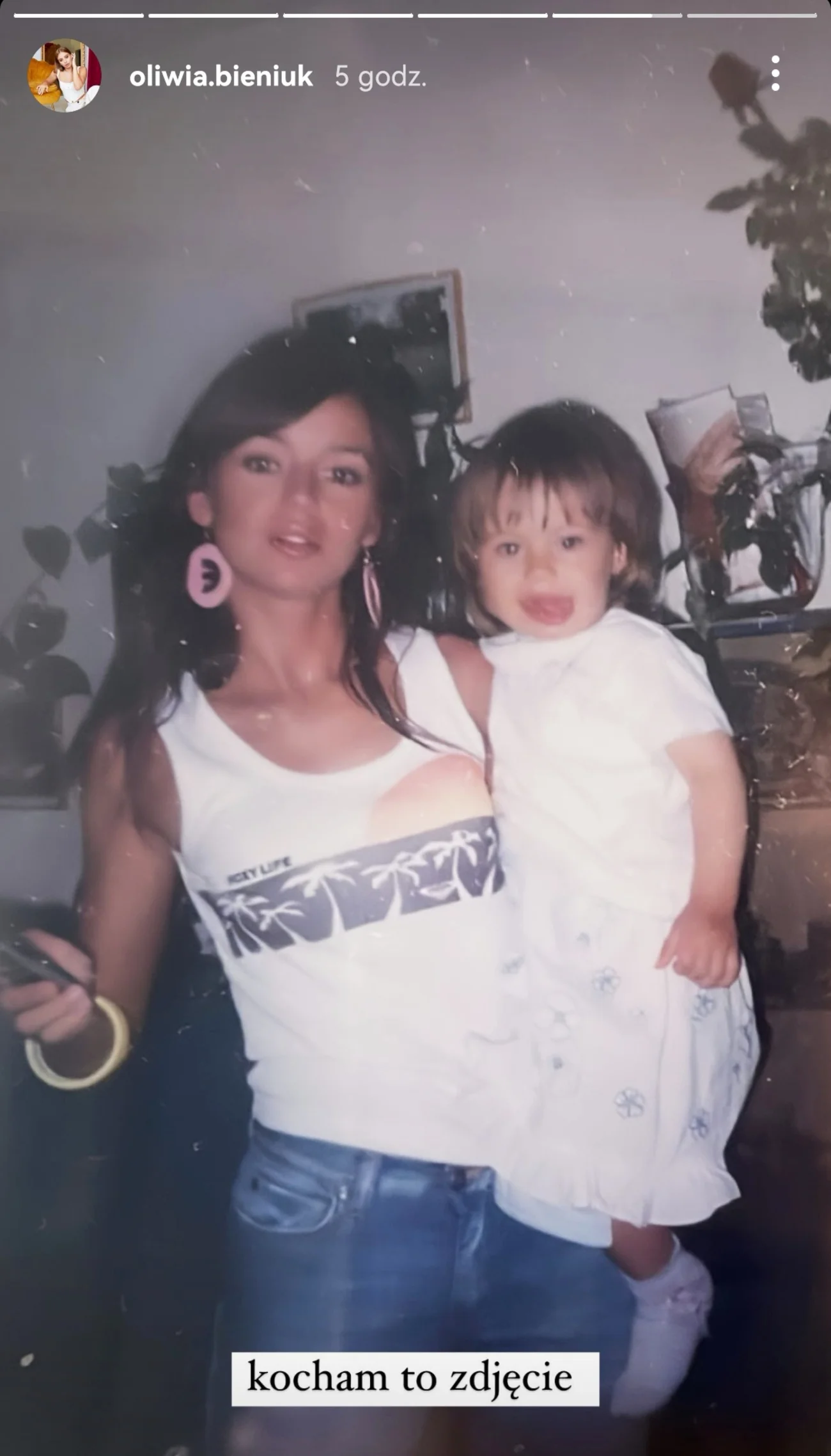 Oliwia Bieniuk na niepublikowanej fotografii z mamą. "Kocham to zdjęcie"