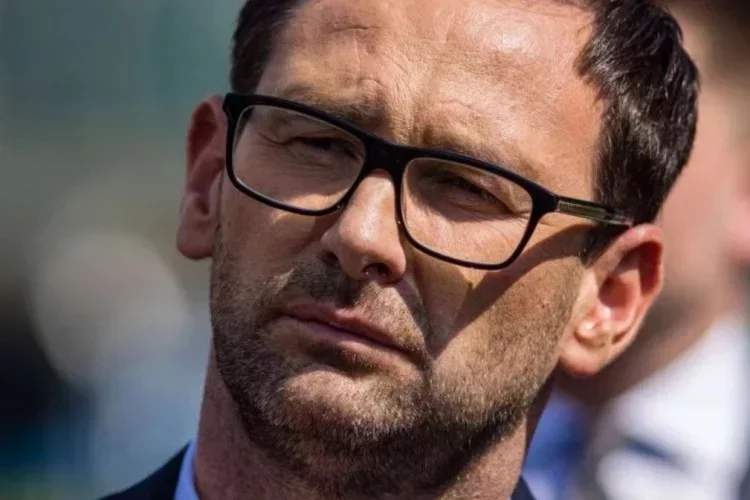 PiS pod osłoną nocy próbuje przepchnąć sprawę Obajtka.