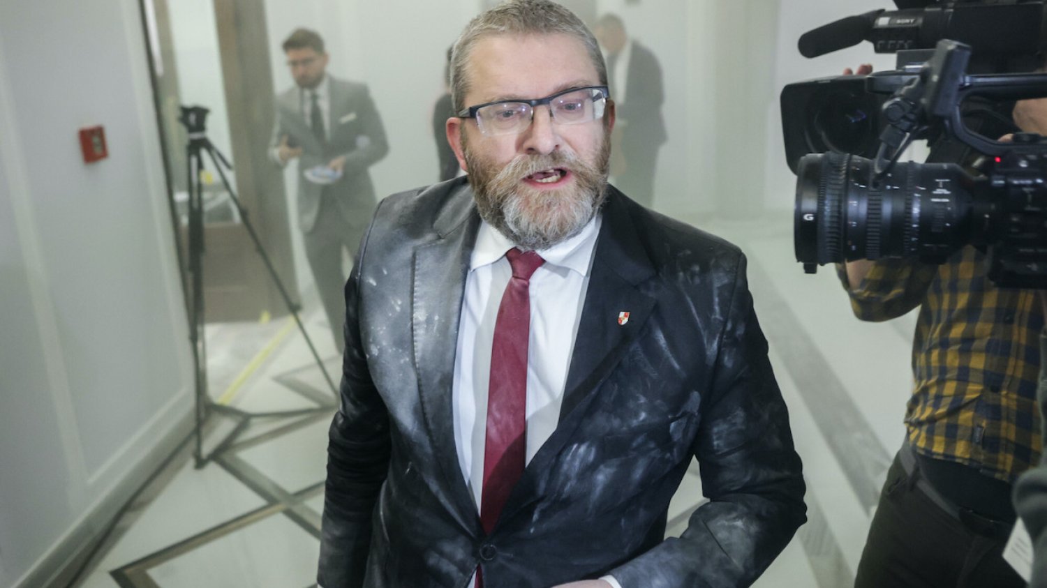 Szymon Hołownia ujawnił, jaka kara spotkała Grzegorza Brauna.