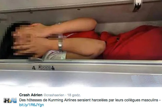 Umieszczanie nowo zatrudnionych stewardess w schowku na bagaże ma być rodzajem służbowego "chrztu"