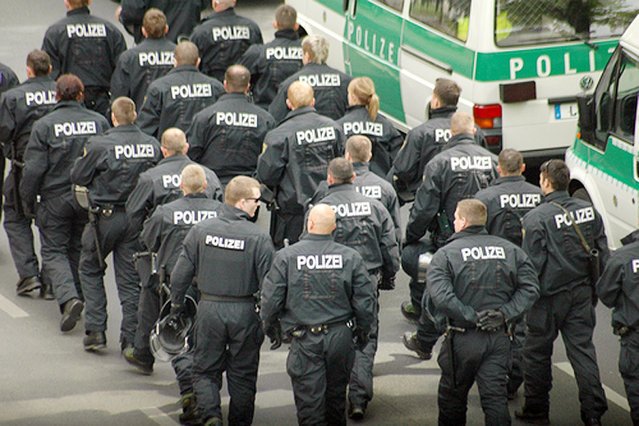 Czy niemiecka policja przegapiła masowy atak muzułmańskich gwałcicieli i złodziei we Frankfurcie nad Menem? Nie. Historię o tych wydarzeniach wyssano z palca.