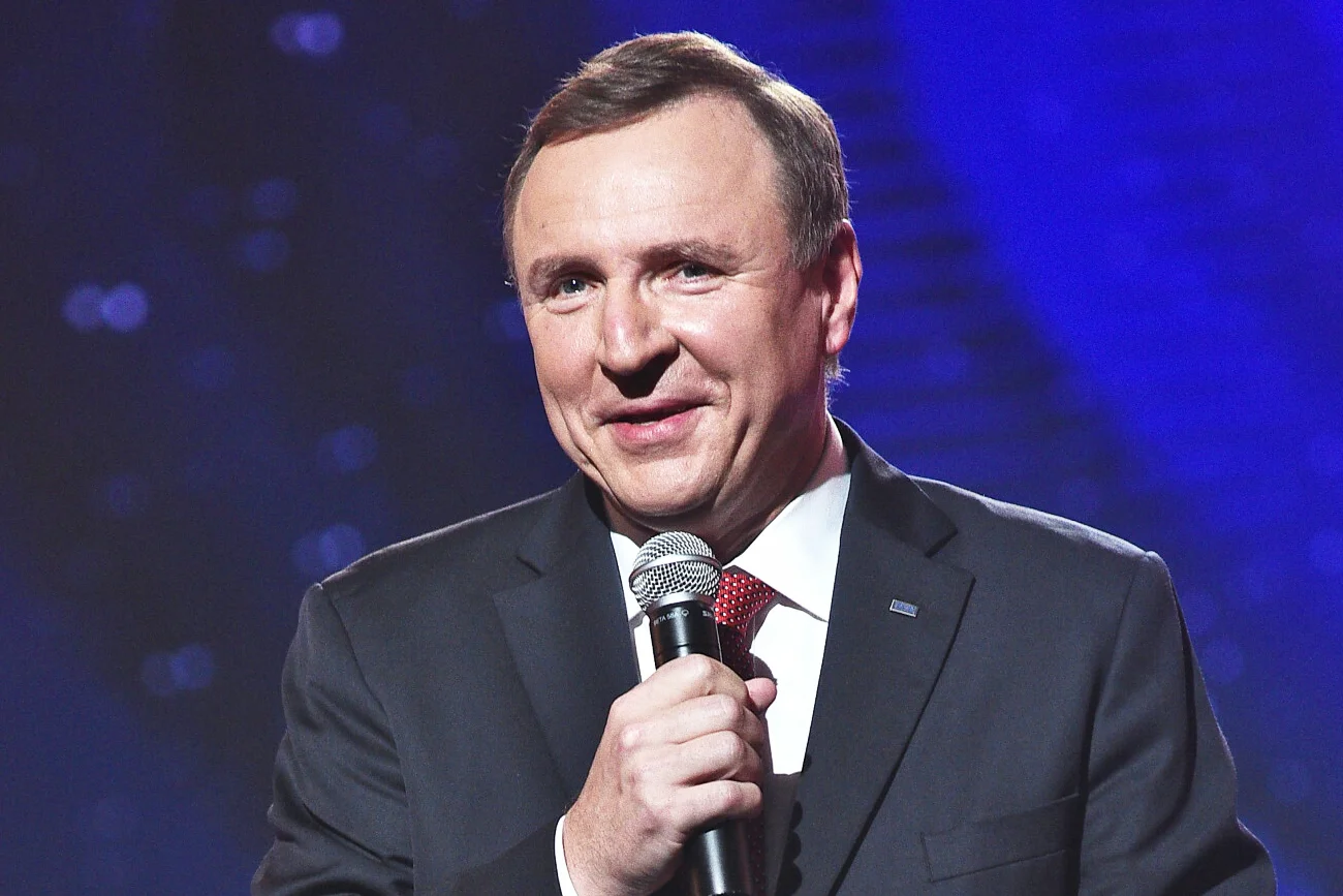Jacek Kurski przedstawił kolejną gwiazdę sylwestrowej zabawy z TVP. Jason Derulo wystąpi  w Zakopanem