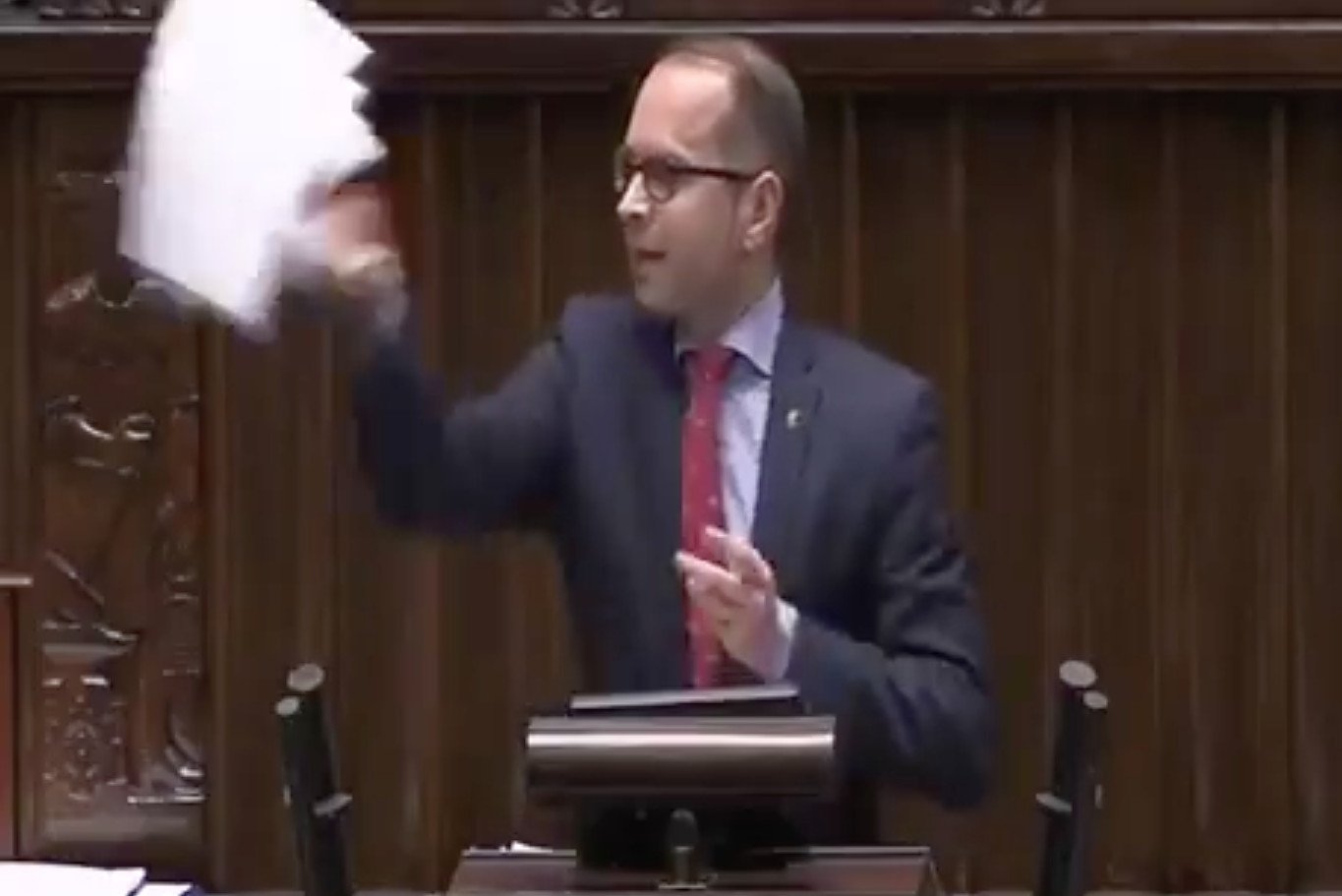 Poseł Szczerba był bardzo ekstrawertyczny w Sejmie w środowy wieczór.