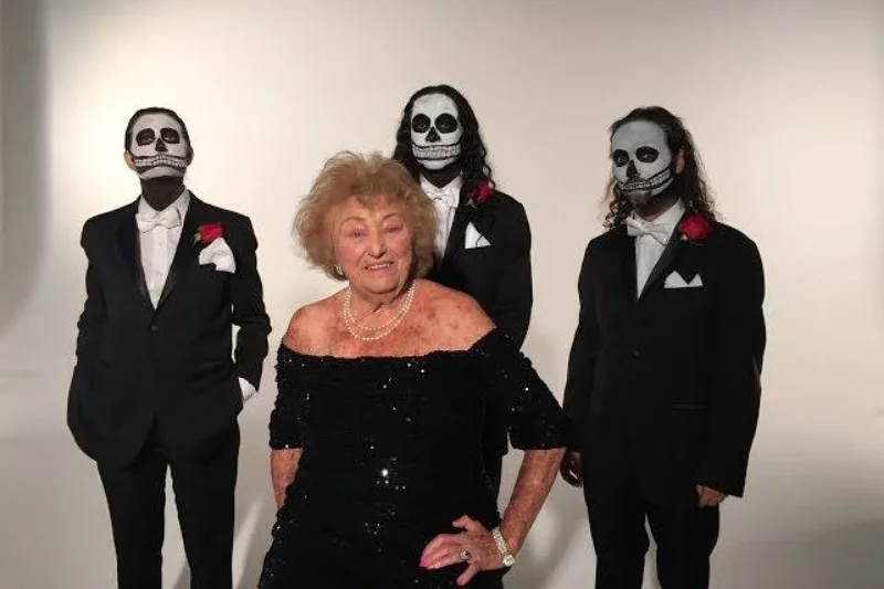 Inge Ginsberg nie jest zwykłą emerytką. 96-latka śpiewa w zespole deathmetalowym