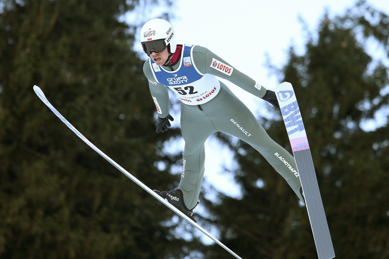 Piotr Żyła w pierwszej serii skoczył 124 metry. Skok poprawny, ale bez błysku ze strony mistrza świata z ubiegłego roku.