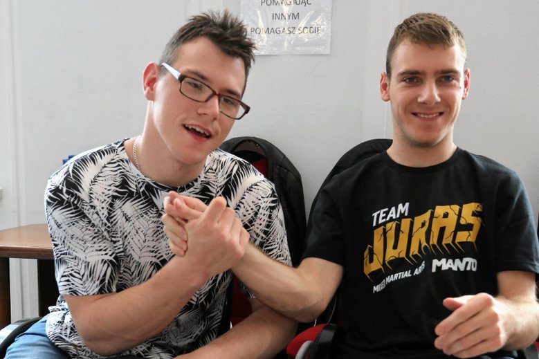 Adrian Glinka i Jakub Hartwich wystartują w wyborach samorządowych.