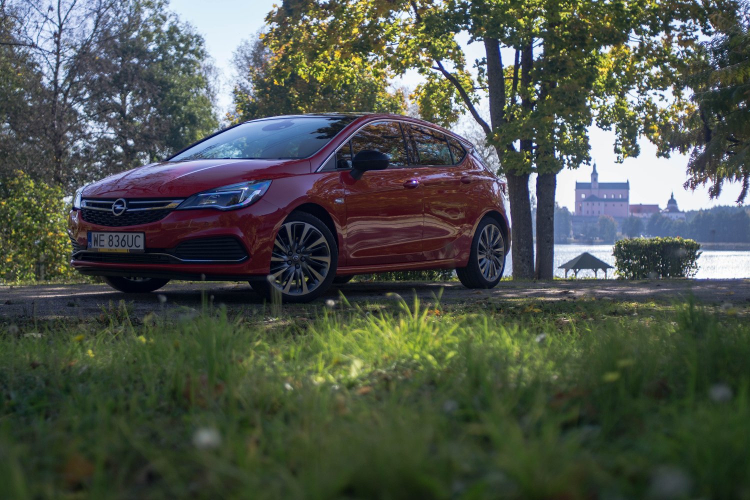 Opel Astra jako auto właściwie nie zawodzi, ale w niczym nie jest najlepszy.